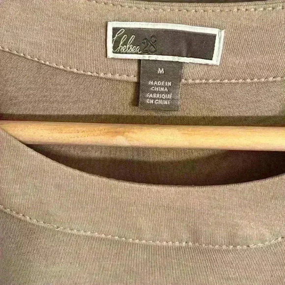 Chelsea28 Ruffle Back Hem Top Sz M - Picture 4 of 8